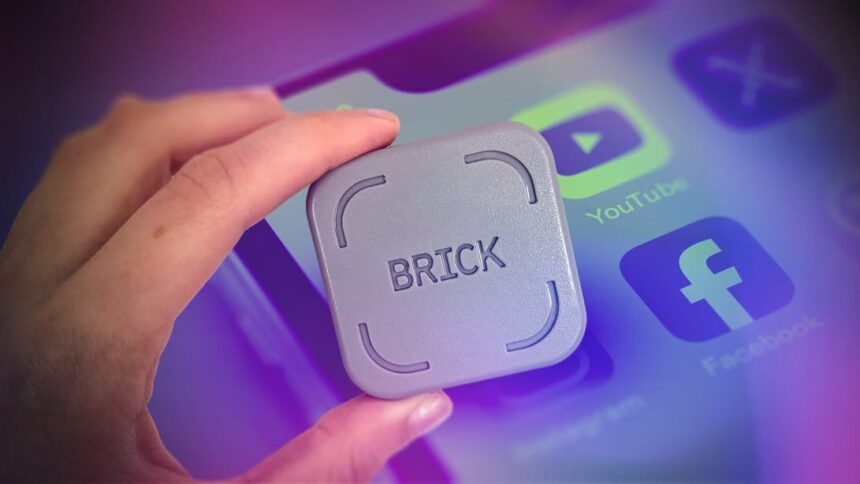 This  Magnet Changed How I Use My iPhone