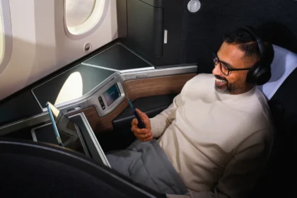 This Major Airline Is Finally Letting You Make Calls at 30,000 Feet