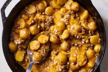 Whenever I Have a Pound of Ground Beef, I Make This One-Pan Cheeseburger Dinner