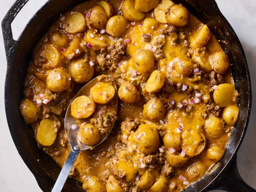 Whenever I Have a Pound of Ground Beef, I Make This One-Pan Cheeseburger Dinner