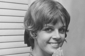 Claudine Longet, Singer and Actor Who Shot Olympian Spider Sabich, Dies at 84