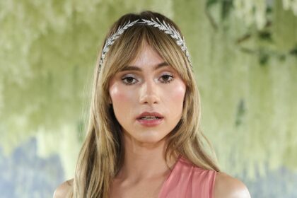 Suki Waterhouse Nails the Veavage Trend at Met Gala 2026