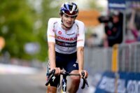Giulio Pellizzari struggles at Giro d’Italia on Corno alle Scale summit finish due to stomach problems