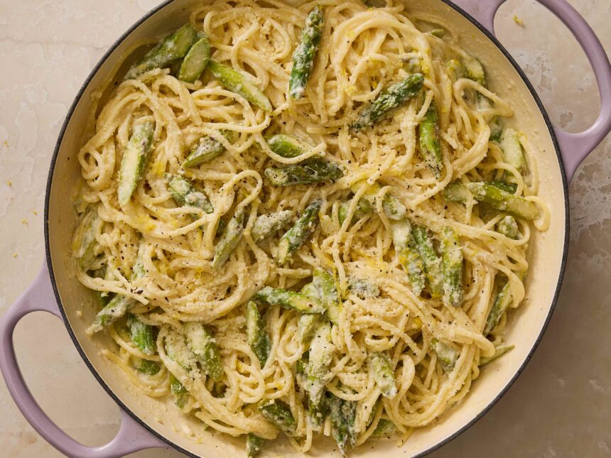 My 6-Ingredient Pasta Uses a Tub of Ricotta to Make the Easiest, Creamiest Sauce