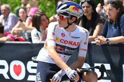 ‘We saved our skins again’ – Giulio Pellizzarri and Jai Hindley fight on after illnesses at Giro d’Italia