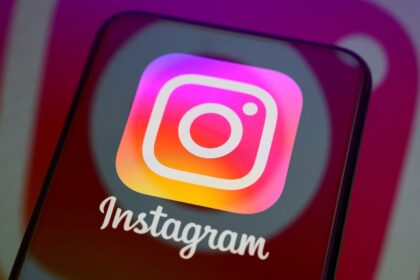 Instagram adds ‘Instants’ tool to send disappearing photo dumps to friends