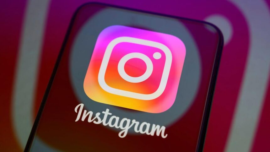 Instagram Introduces Instants, Meta’s New Private Photo Sharing App