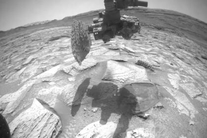 NASA’s Curiosity rover gets its drill stuck, recordings from the Arctic seafloor and more science stories