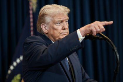 Trump postpones AI oversight executive order