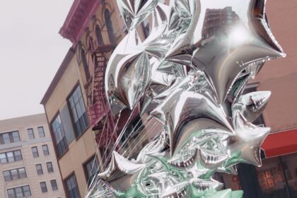 “Chaos and Humor”: How Brands Can Tap Into Micro-Dramas