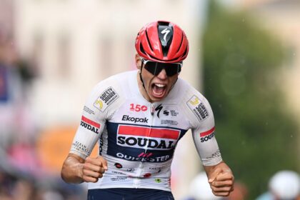 Giro d’Italia: Paul Magnier completes hat-trick and reclaims points jersey with thrilling sprint win on stage 18