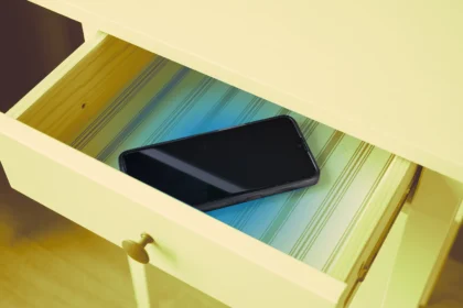Why Some Employers Are Taking Away Smartphones During the Workday