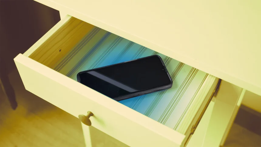 Why Some Employers Are Taking Away Smartphones During the Workday