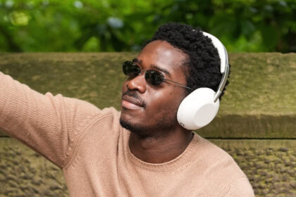 A celebrity just revealed Sony’s super premium 1000X headphones as a fashion flex