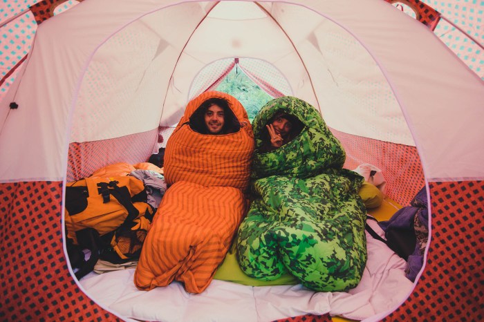 0 Camping Kit Combines Sleeping Pad, Bag, ‘Couch’ in One