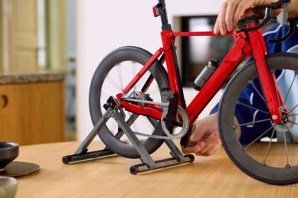 The Lego Road Bike set is an incredibly detailed replica reminiscent of some of the best aero road bikes currently on show at the Giro d’Italia