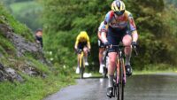 ‘It started steep and it finished steep’ – Anna van der Breggen wins stage six of La Vuelta Femenina during brutal final climb, to wear the maillot rojo on the final day
