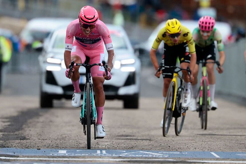 ‘I tried to suffer as much as possible’ – Giro d’Italia leader Afonso Eulálio survives Blockhaus after hard fight to limit time loss