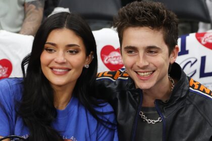 How Taylor Swift & More Stars Score Seats for Knicks’ Celebrity Row