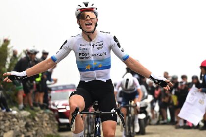 Giro d’Italia Women: Demi Vollering powers across gravel sector of Colle delle Finestre to win compressed stage 8 and second stage of race