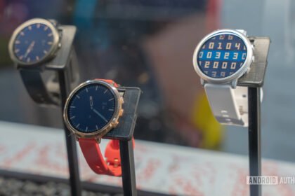 Pebble Round 2 is going to take a little more time to get to your wrist