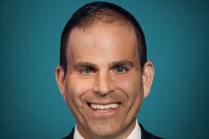 Longtime Disney Exec Jim Kapenstein, Who Helped Oversee Some Of Its Biggest Acquisitions, Joins Starz as Chief Legal and Strategy Officer