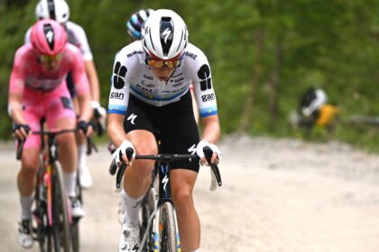As it happened: It’s as you were in Giro d’Italia Women overall after a huge battle on Colle delle Finestre in an avalanche shortened stage 8