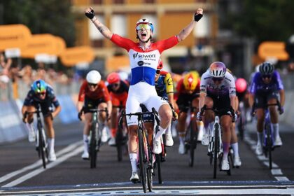Lorena Wiebes spotted along Giro d’Italia Women route despite bike weight disqualification
