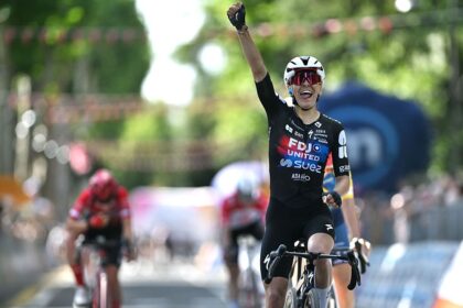 Giro d’Italia Women: Célia Gery wins stage 7 as Elisa Longo Borghini goes on the attack for time