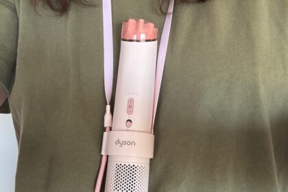 Dyson’s First Handheld Fan Is Powerful, but It Comes at a Cost
