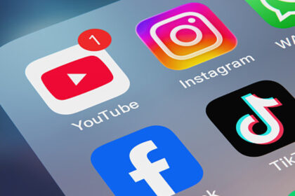 YouTube expands direct messaging to the US