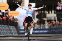 Giro d’Italia Women: Demi Vollering takes sprint ahead of Anna van der Breggen for stage 5 win and first-ever career Giro stage victory