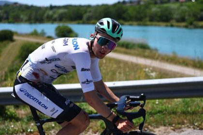 Paul Seixas crashes on stage seven of Tour Auvergne-Rhône-Alpes