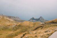 Sleuthing, undercover photography and an incriminating banana: Leader of ultra-cycling race disqualified over outside help