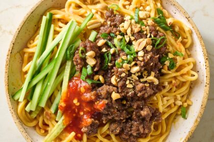 Whenever I Have a Pound of Ground Beef, I Make These Quick, Saucy Noodles