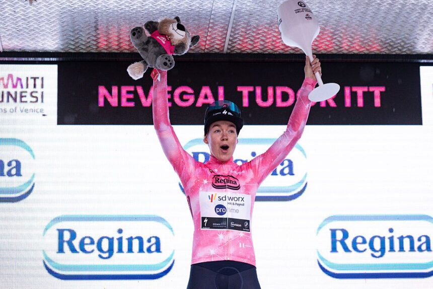 ‘The road to victory is not always immediate’ – Anna van der Breggen turns back the years in race against the clock at Giro d’Italia Women mountain time trial