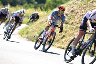 Netcompany-Ineos leader Oscar Onley sheds 29 minutes after spooky crash in Tour Auvergne-Rhône-Alpes