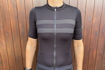‘A brilliantly practical endurance jersey’ – Rapha Women’s Brevet Merino Jersey III review